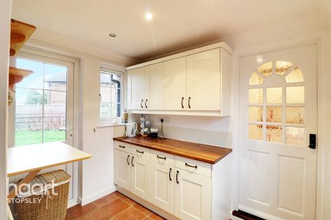 2 Fildyke Close, Meppershall, Shefford, SG17 5LF