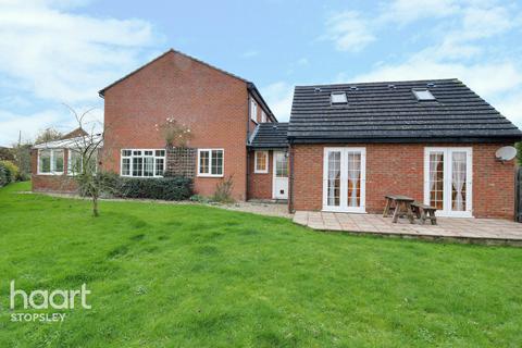2 Fildyke Close, Meppershall, Shefford, SG17 5LF