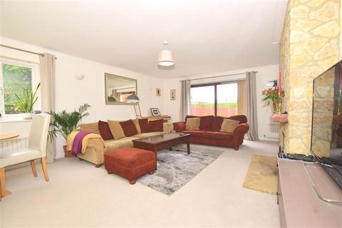 24 Uplands Road, Kenley, CR8 5EF