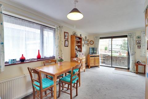 12 Cuckoo Drive, Heathfield, TN21 8AR