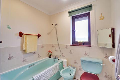 12 Cuckoo Drive, Heathfield, TN21 8AR
