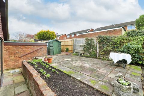 12 Cuckoo Drive, Heathfield, TN21 8AR