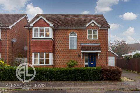 21 Oaktree Close, Letchworth Garden City, SG6 3XY