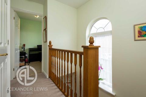 21 Oaktree Close, Letchworth Garden City, SG6 3XY