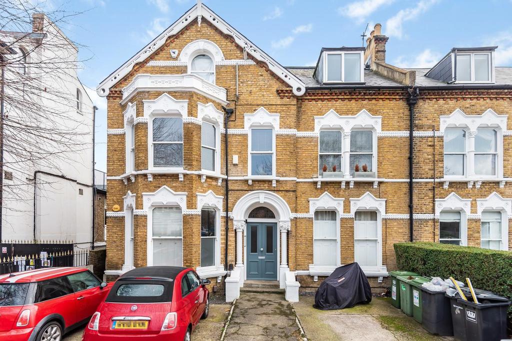 Sunderland Road, Forest Hill 1 bed flat £300,000