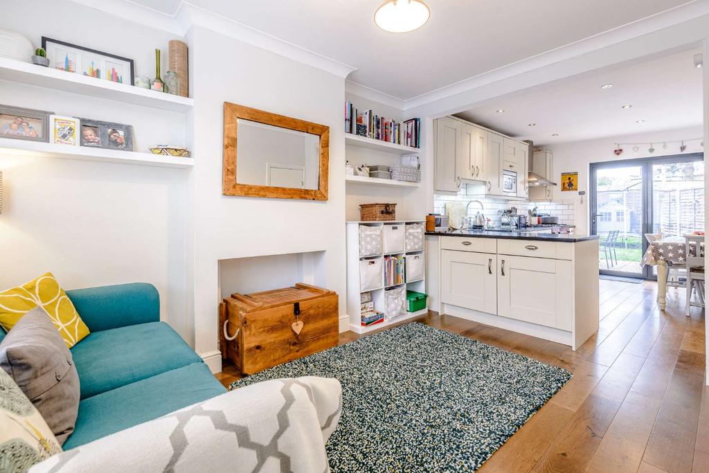 Ladysmith Road, St. Albans, Hertfordshire 3 bed semidetached house £