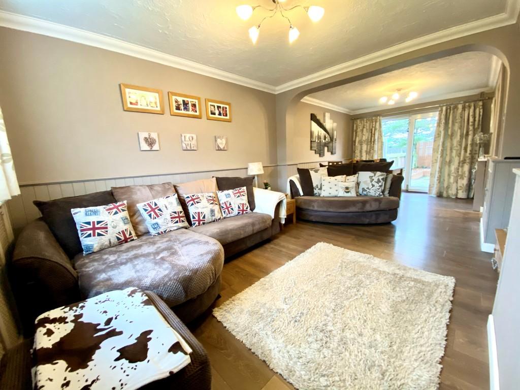 Fordhams Close, Stanton 3 bed semidetached house £240,000