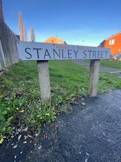 3 bedroom semi-detached house to rent, Stanley Street, Somercotes, Alfreton