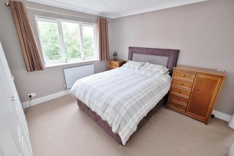 3 Squirrel Close, Orpington, BR6 8BF