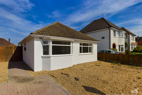 2 bedroom detached bungalow to rent, Westway, Bognor Regis