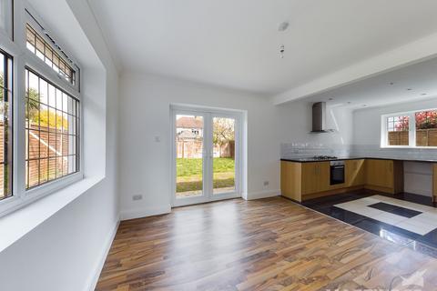 2 bedroom detached bungalow to rent, Westway, Bognor Regis