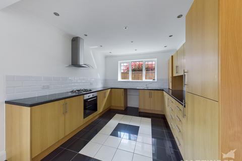 2 bedroom detached bungalow to rent, Westway, Bognor Regis