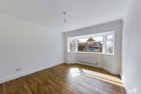 2 bedroom detached bungalow to rent, Westway, Bognor Regis