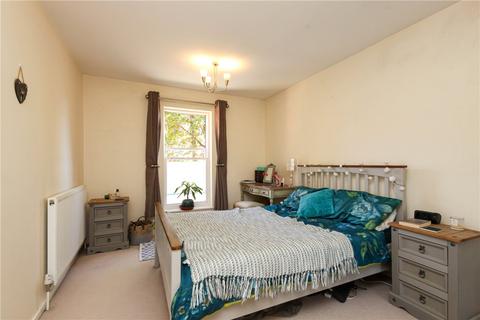 2 bedroom flat to rent, The Mansards, Avenue Road, St. Albans, Hertfordshire