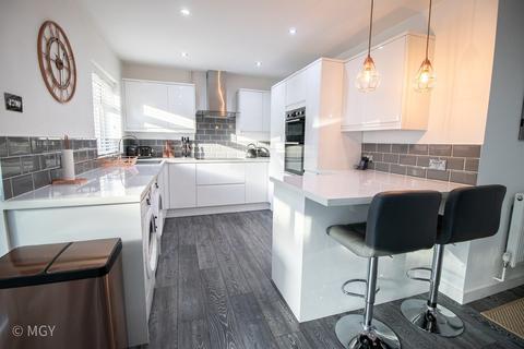 1 Cefn Coch, Radyr, Cardiff, CF15 8BJ