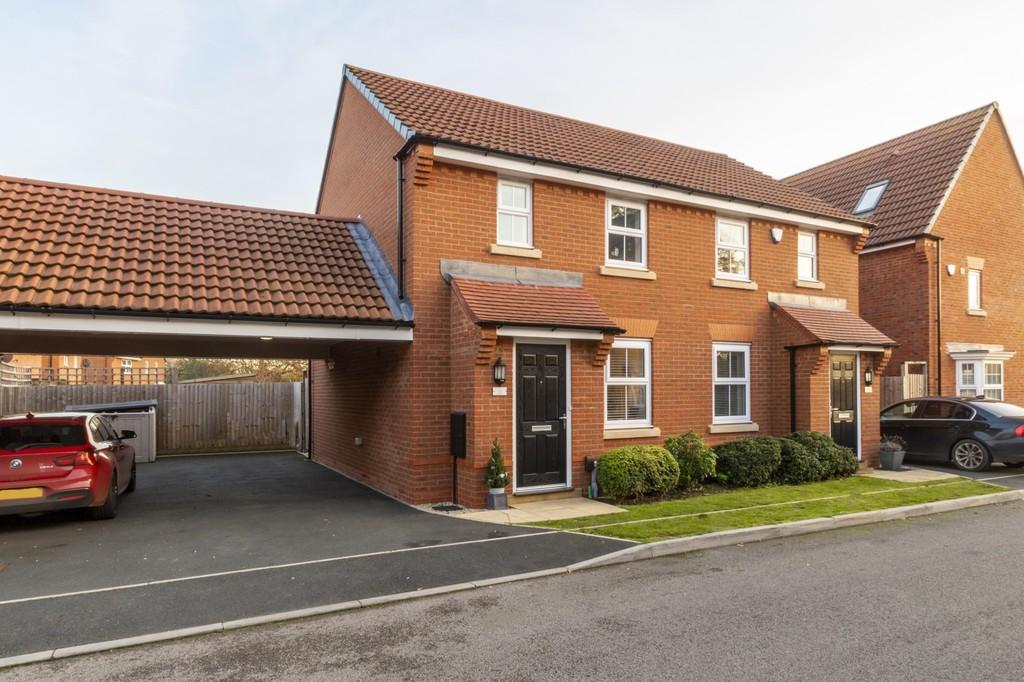 Kiln Lane, Dickens Heath 2 bed semidetached house £279,950