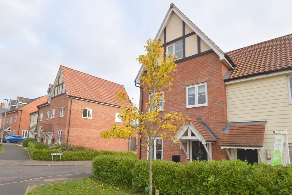 The Sandlings, Martlesham, IP12 4UE 3 bed semidetached house £325,000