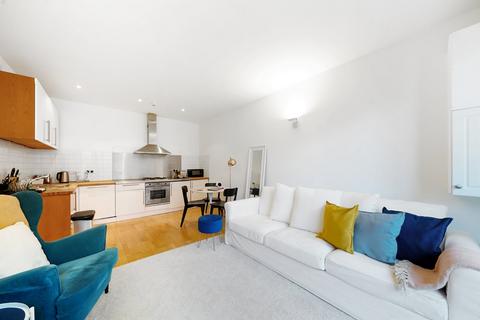 1 bedroom apartment to rent, Dallington Square, EC1V