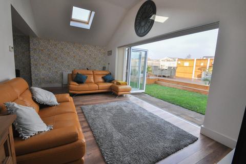 2 Anstey Close, Leigh-on-sea, SS9 5AW