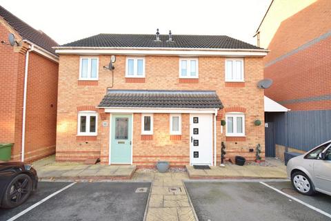 3 bedroom semi-detached house to rent, Peel Drive, Wilnecote, Tamworth