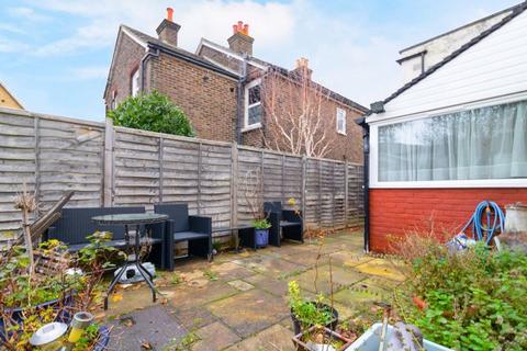 29 Glebe Road, Warlingham, CR6 9NG