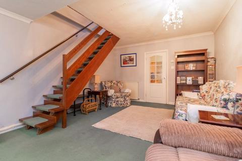 29 Glebe Road, Warlingham, CR6 9NG
