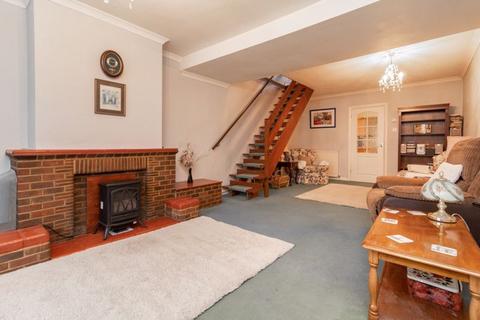 29 Glebe Road, Warlingham, CR6 9NG