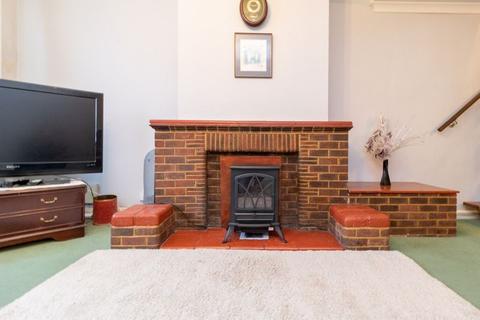 29 Glebe Road, Warlingham, CR6 9NG