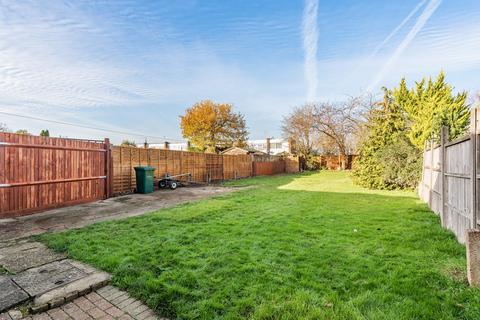 51 Fairmead Crescent, Edgware, HA8 8YH