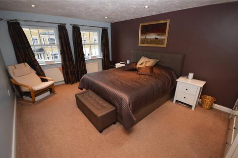12 Edwin Avenue, Guiseley, Leeds, LS20 8QJ