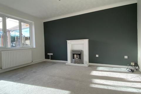 8 Chaselands, Burntwood, WS7 3UZ