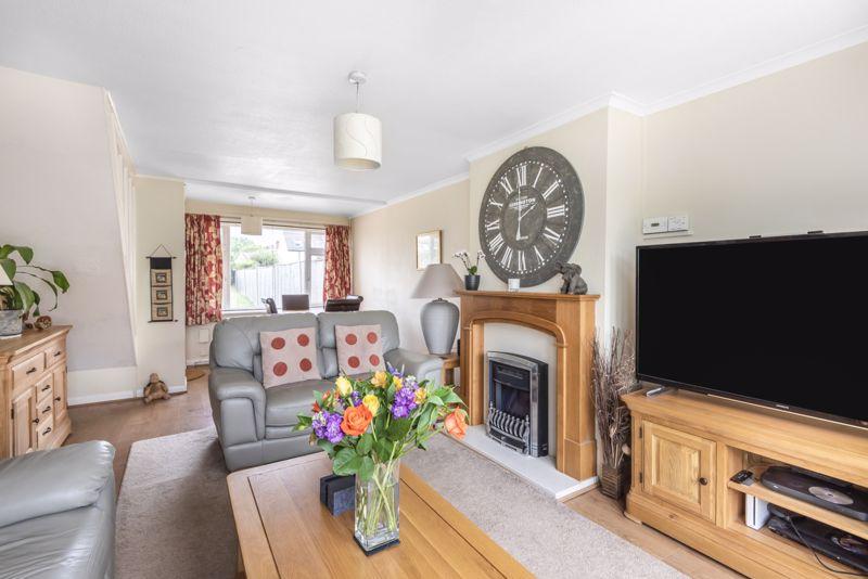 Cranleigh Mead, Cranleigh 3 bed semidetached house £1,350 pcm (£312 pw)
