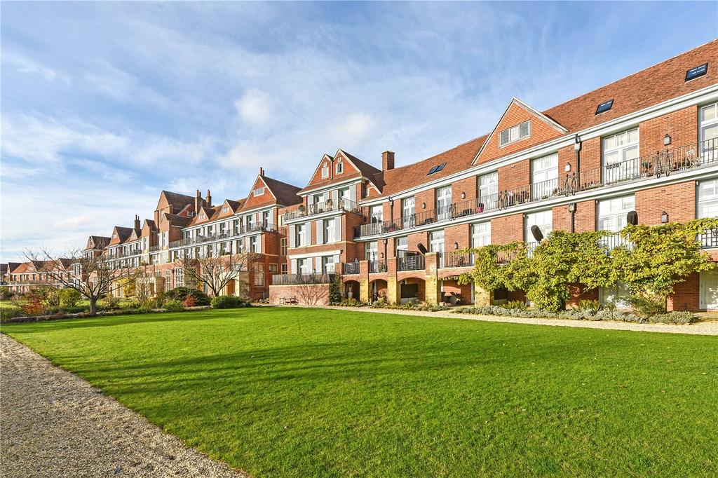 King Edward V11 Apartments, Kings Drive, Midhurst, West Sussex, GU29 2