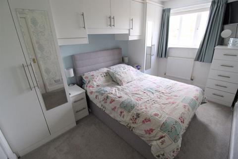 2 Larkin Close, New Ferry, Wirral, CH62 5JZ