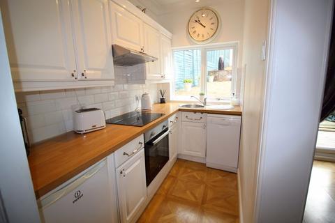 105 Milton Road, Caterham, CR3 5JJ
