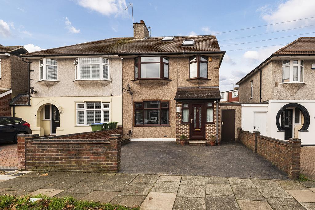 Stapleton Road, Bexleyheath, Kent, DA7 4 bed semidetached house £475,000