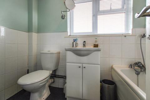 99 Dacre Crescent, Aveley, South Ockendon, RM15 4TT