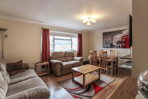 99 Dacre Crescent, Aveley, South Ockendon, RM15 4TT