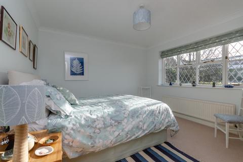 2 Moorfields, Raskelf, York, YO61 3UZ