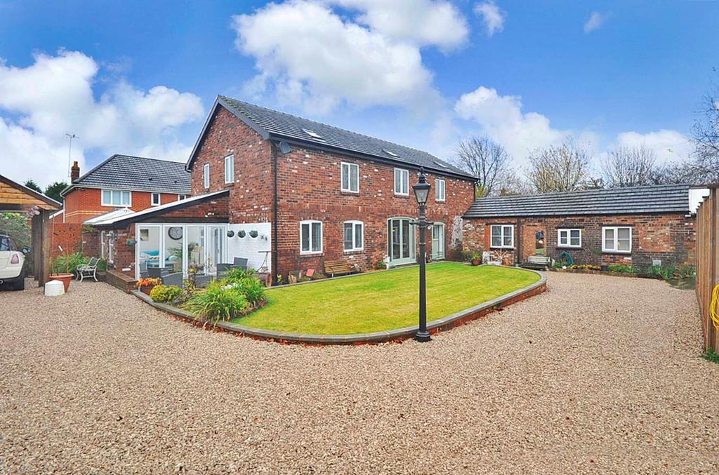 Elton Head Road, St Helens, WA9 4 bed detached house £550,000