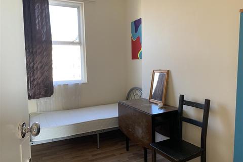 1 bedroom private hall to rent - Median Road,  Hackney, London