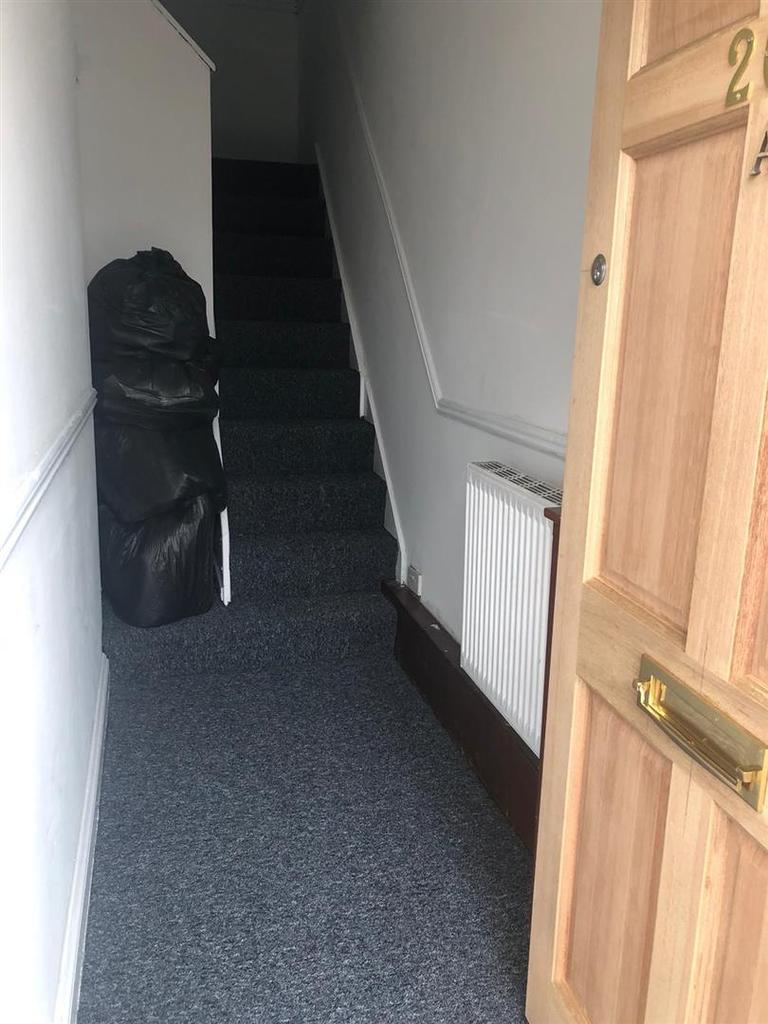 Winchester road, Chingford 2 bed £1,300 pcm (£300 pw)