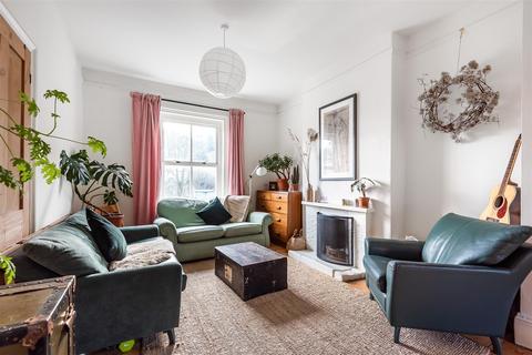 5 Argyle Terrace, Totnes, TQ9 5JJ
