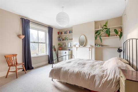 5 Argyle Terrace, Totnes, TQ9 5JJ