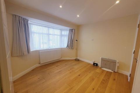 Studio to rent, Garrick Avenue, Golders Green, NW11
