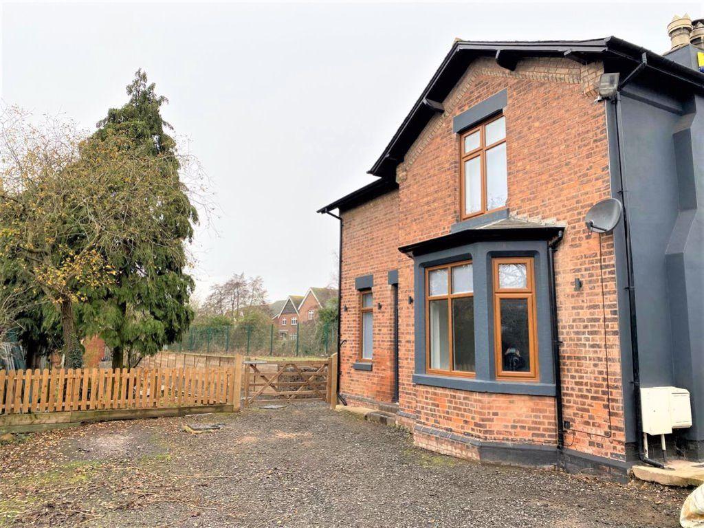 Tuttle Hill, Nuneaton, CV10 0HX 3 bed detached house £950 pcm (£219 pw)