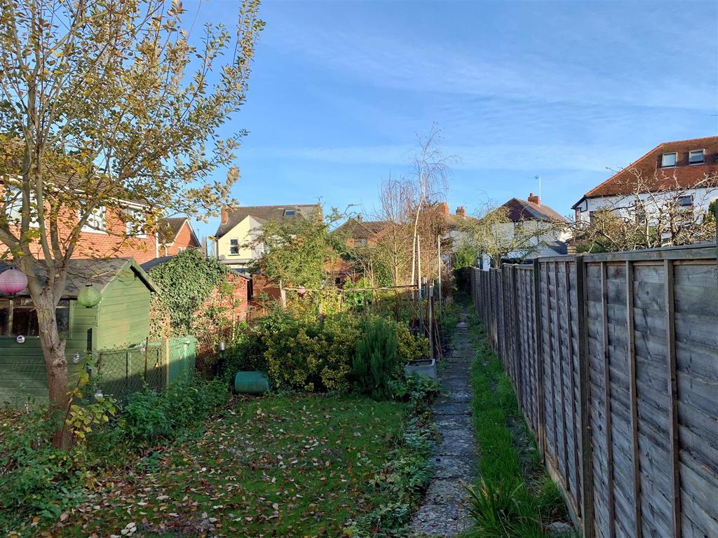 Grange Road, Tuffley, Gloucester 3 bed house £239,000