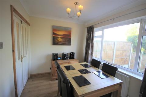 9 Diamond Close, Stoke-on-trent, ST3 7LU