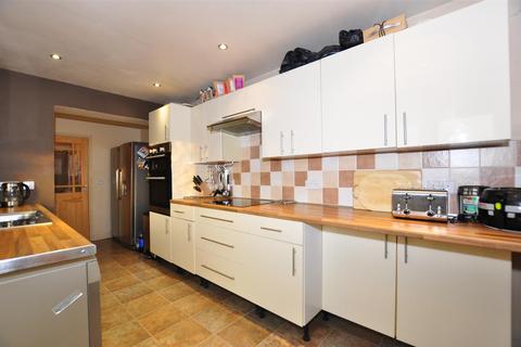 4 Bournebrook Crescent, Halesowen, B62 0HZ