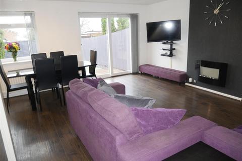 61 Ashdale Drive, Birmingham, B14 4TX